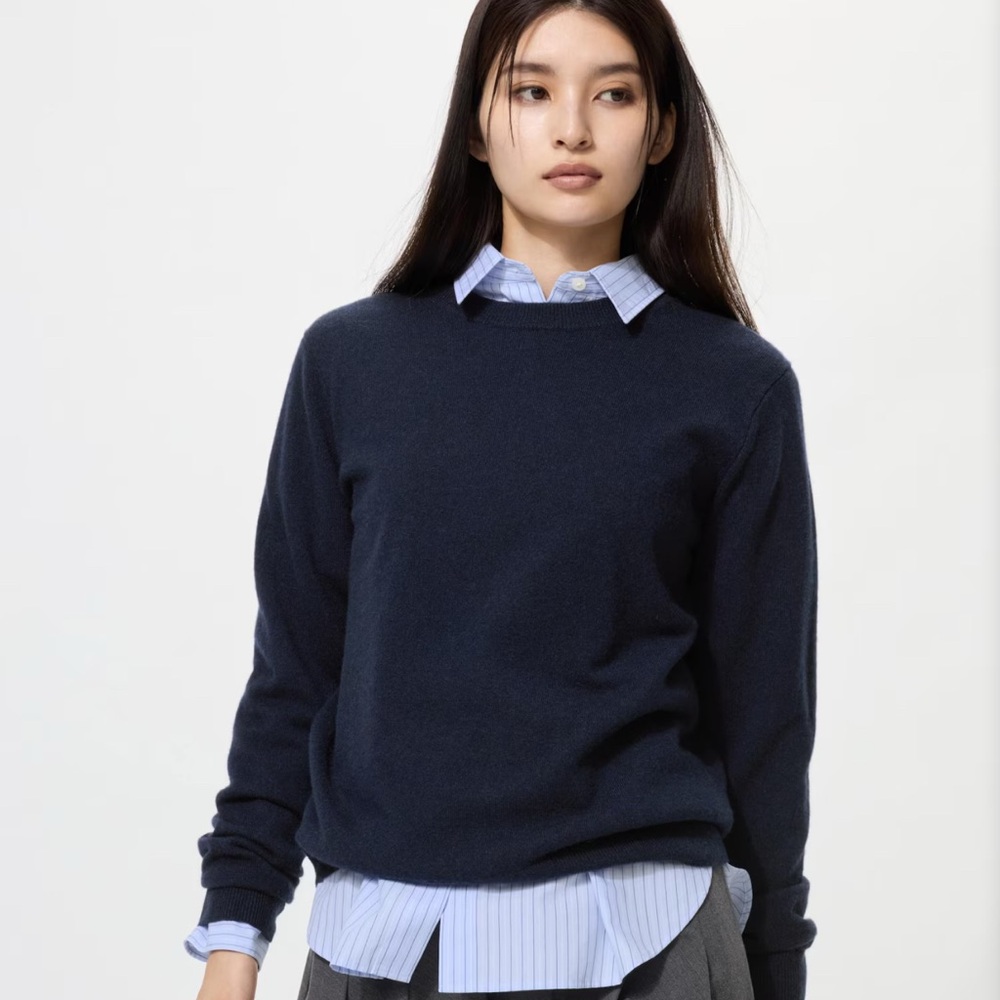 Uniqlo Women’s Dark Blue Crewneck Sweater 100% Cashmere